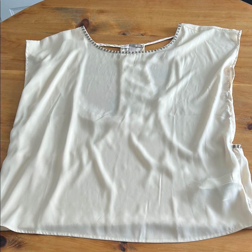 Forever 21 Cream Sleeveless Blouse size L